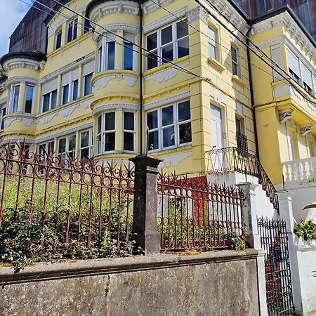 Yellow House 比韦罗 外观 照片